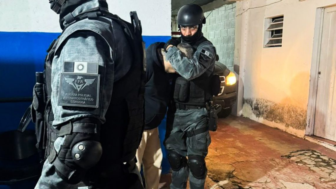 Bialet Massé: Detuvieron a un hombre con antecedentes y secuestraron drogas y armas Bialet Massé: Detuvieron a un hombre con antecedentes y secuestraron drogas y armas