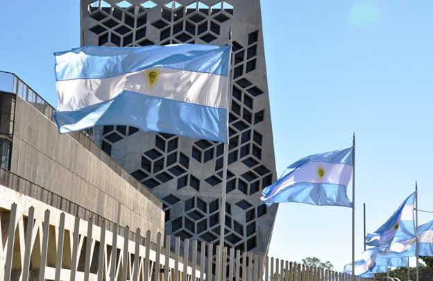 Hoy cobran los jubilados y comienza el pago de haberes a la Administración Pública Provincial