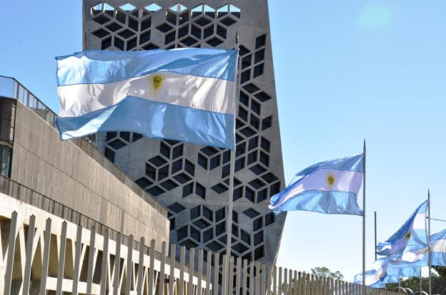 Hoy cobran los jubilados y comienza el pago de haberes a la Administración Pública Provincial Hoy cobran los jubilados y comienza el pago de haberes a la Administración Pública Provincial