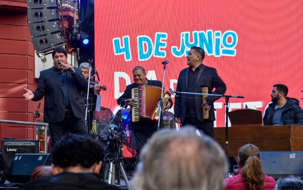 Con espectáculos al aire libre, así se vive el Día del Cuarteto en la peatonal de Córdoba Con espectáculos al aire libre, así se vive el Día del Cuarteto en la peatonal de Córdoba