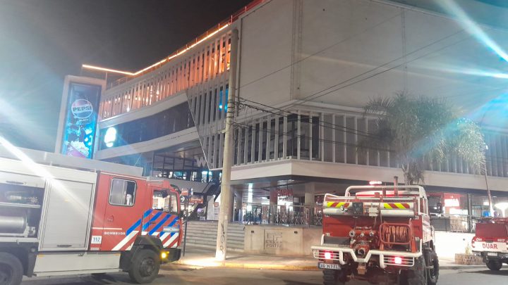 Fuego y susto en el shopping WO