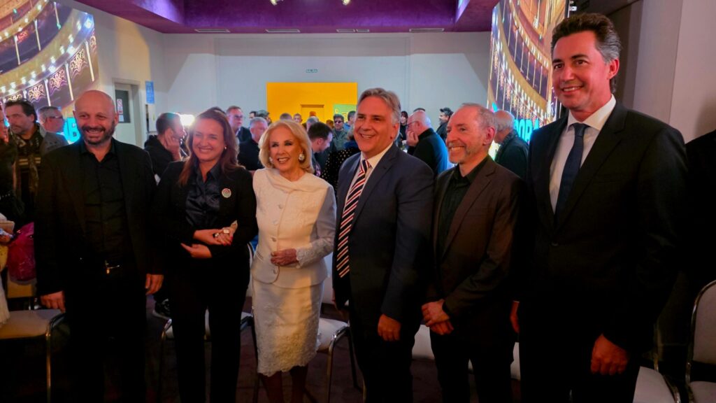 Junto a Mirtha Legrand, Llaryora encabezó el lanzamiento de los Premios Sur que se realizarán en Córdoba Junto a Mirtha Legrand, Llaryora encabezó el lanzamiento de los Premios Sur que se realizarán en Córdoba