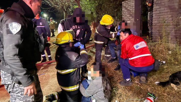 Rescataron a tres personas de un incendio en Bialet Massé