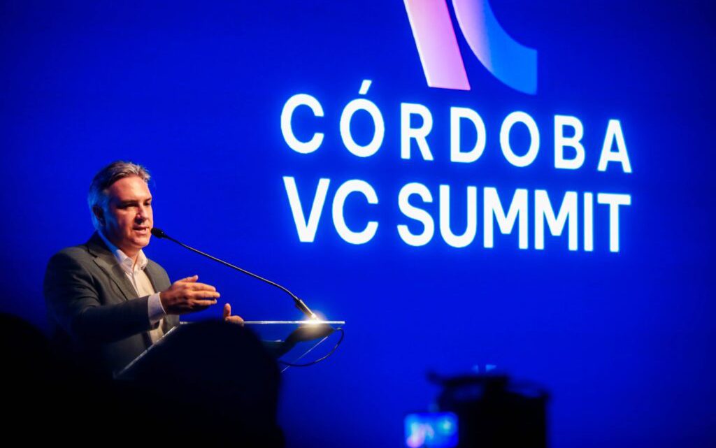 Llaryora anunció un fondo $10.000 millones para emprendimientos innovadores Llaryora anunció un fondo $10.000 millones para emprendimientos innovadores