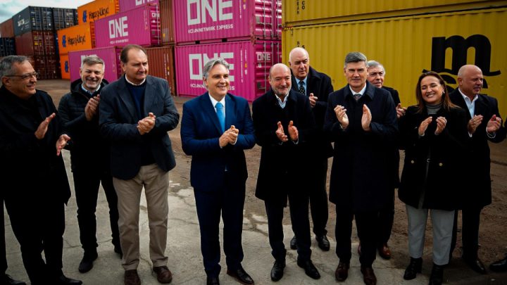 Llaryora anunció la rebaja a cero de ingresos brutos para empresas logísticas que den a Córdoba beneficios al transporte aéreo o marítimo