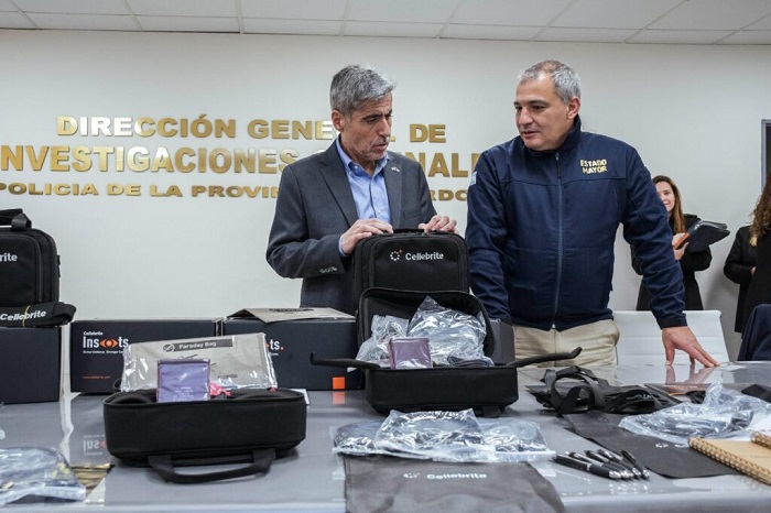 La Policía suma tecnología israelí para desbloquear y analizar teléfonos de allanamientos La Policía suma tecnología israelí para desbloquear y analizar teléfonos de allanamientos