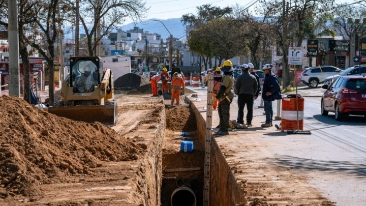 Siguen las obras de refuncionalización de avenida Cárcano