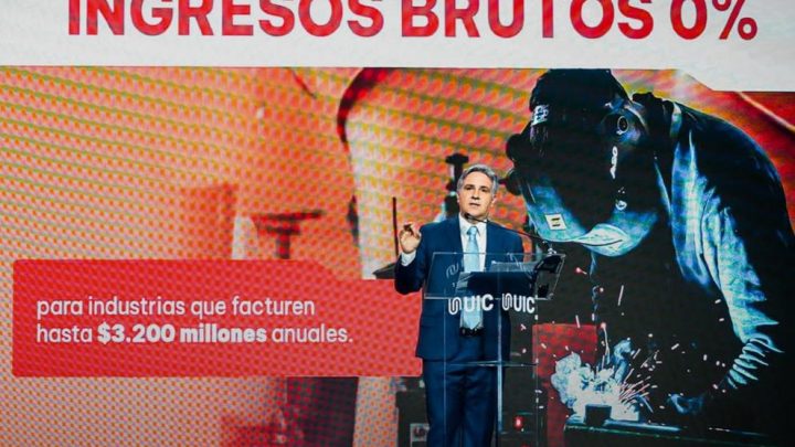 Llaryora reduce a 0 Ingresos Brutos a la Industria