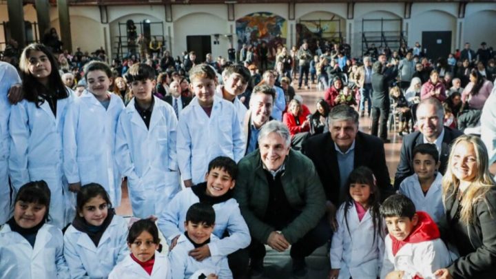 Llaryora anunció obras y aportes para la comunidad de Cosquín