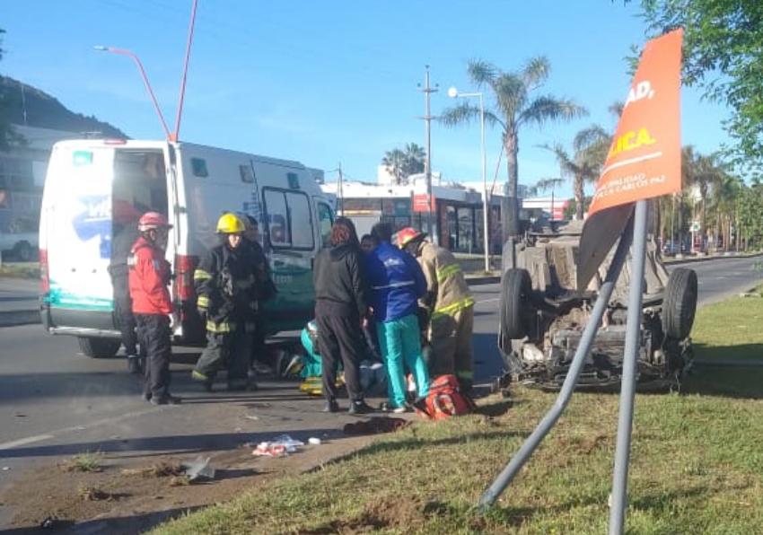 Trágico choque en Carlos Paz: Murió un hombre y hay heridos