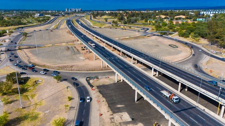 Avanza la construcción del nuevo estacionamiento frente al Estadio Kempes