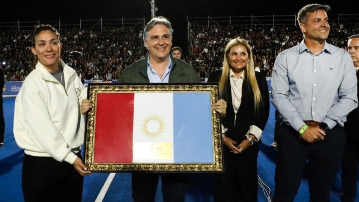 Llaryora reinauguró la cancha de Hockey “Soledad García”