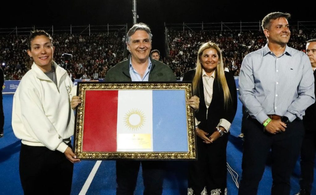 Llaryora reinauguró la cancha de Hockey “Soledad García” Llaryora reinauguró la cancha de Hockey “Soledad García”