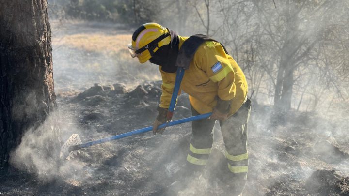 Controlaron el incendio en La Población y continúan las tareas en Guasapampa