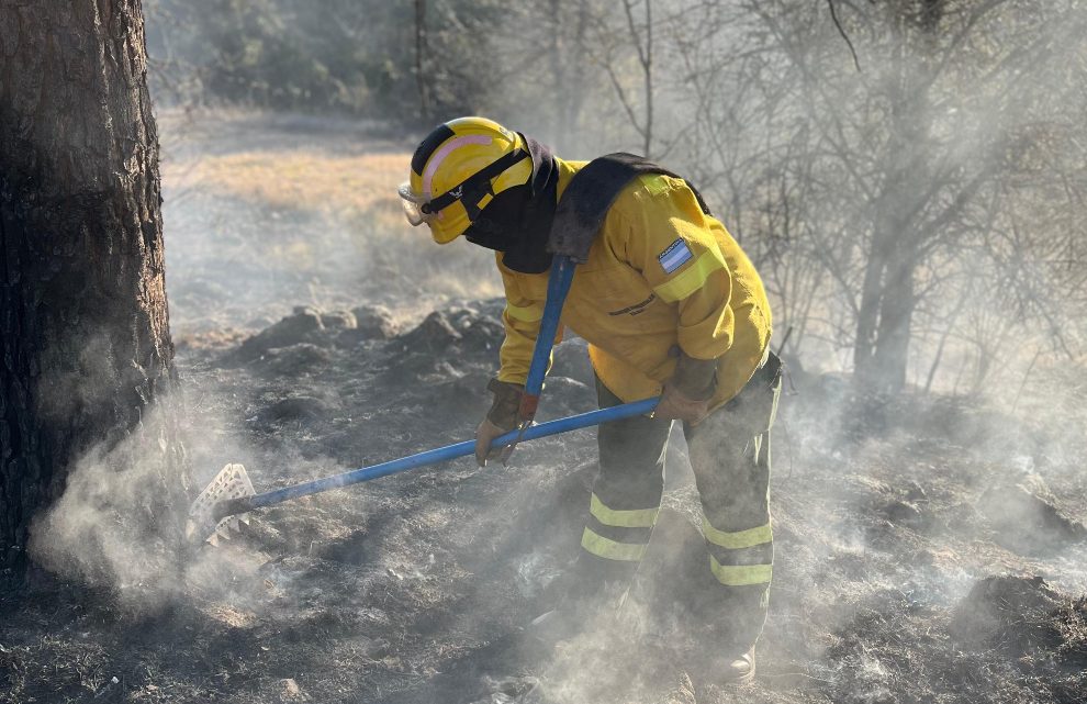 Controlaron el incendio en La Población y continúan las tareas en Guasapampa Controlaron el incendio en La Población y continúan las tareas en Guasapampa