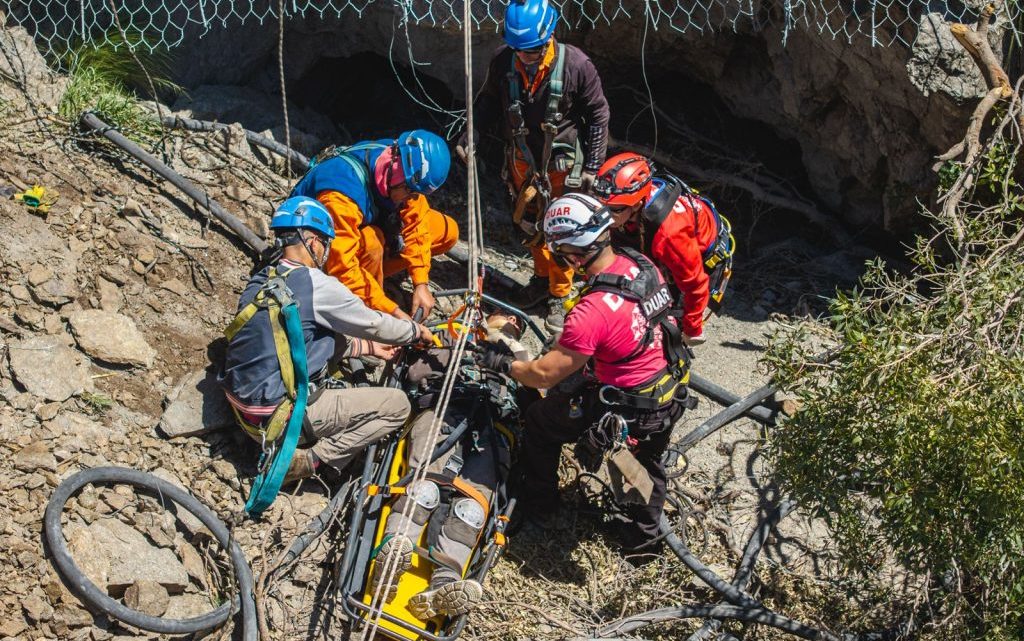 Bomberos del DUAR realizaron un simulacro de rescate en los túneles de Taninga Bomberos del DUAR realizaron un simulacro de rescate en los túneles de Taninga