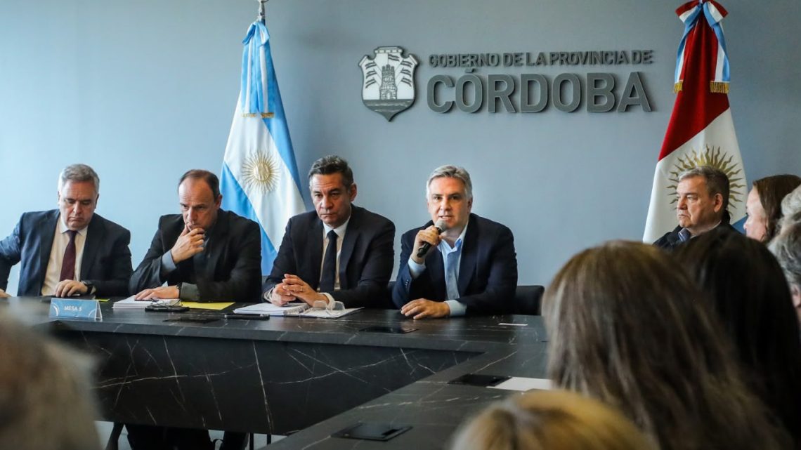 Llaryora participó de una nueva reunión de la mesa que organiza la visita del Papa a Córdoba