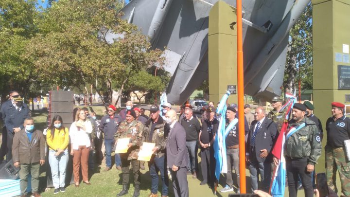 Homenaje a los Caídos y Veteranos de Malvinas en Villa Carlos Paz