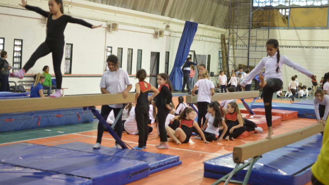 Nuevo encuentro de gimnasia artística en el Estadio Arena Carlos Paz Nuevo encuentro de gimnasia artística en el Estadio Arena Carlos Paz