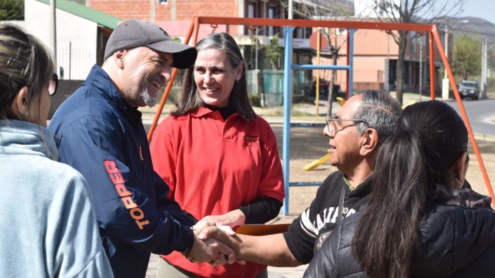 El equipo de la Defensoría del Pueblo visitó barrio Los Algarrobos