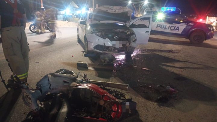 Choque entre moto y auto dejó a una mujer herida en Santa Cruz del Lago